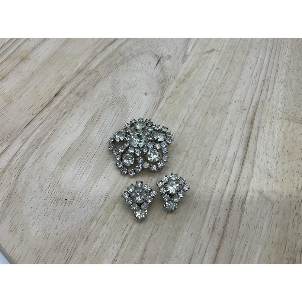 Vintage Rhinestone Brooch Clip On Earrings Set Silver Tone Cluster Bridal Womens